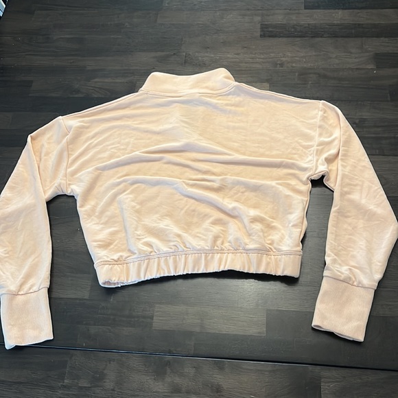Gymshark Salmon colour top - Picture 3 of 4